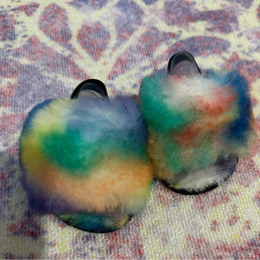 Infant UGG fur slides rainbow sz 2/3 (6-12m)